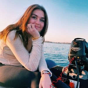 Meet your Posher, Lily